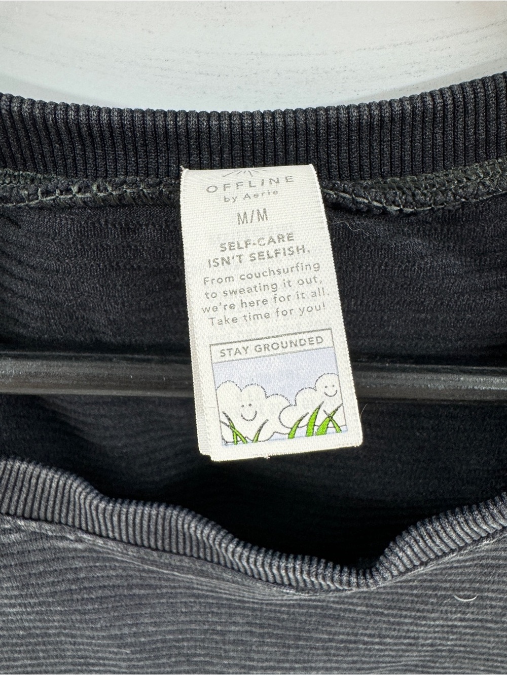 OFFLINE by Aerie Black Textured Cropped Workout Top Women's Medium - Picture 4 of 8